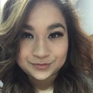 Meet your Posher, Cinthia